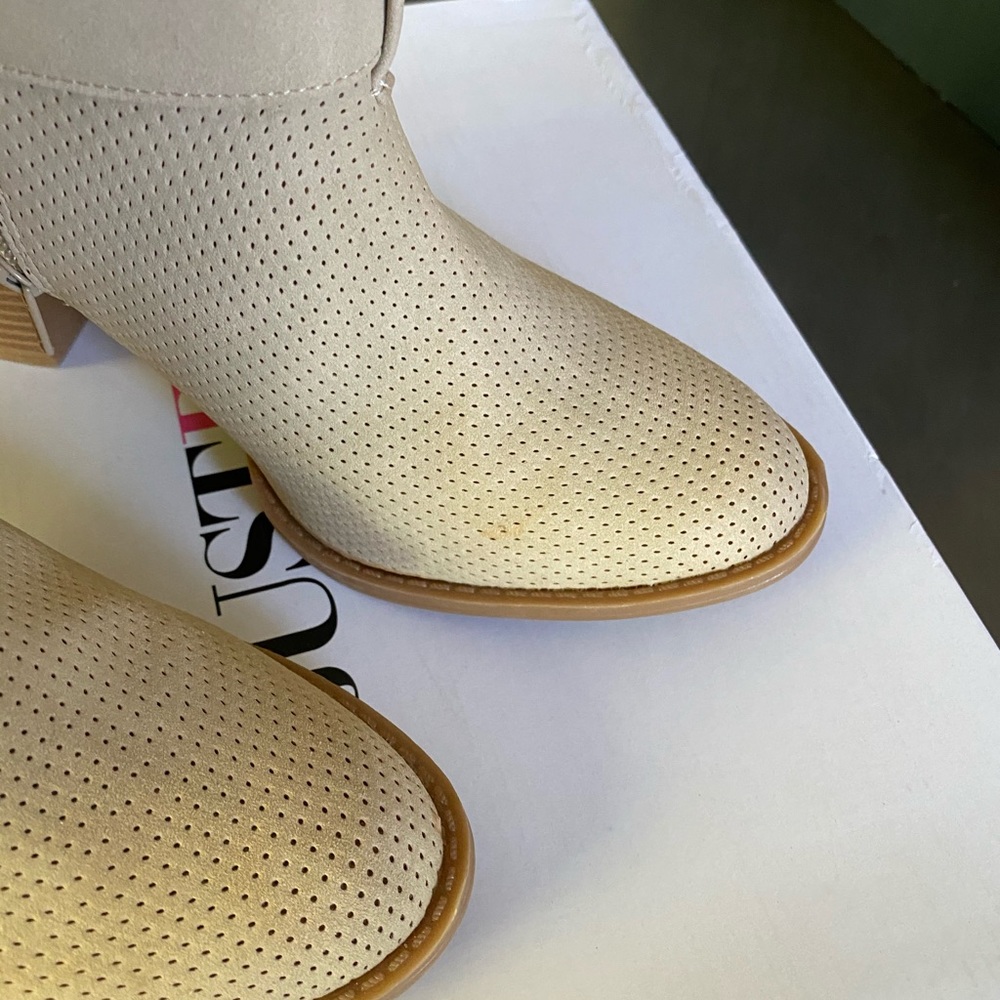 Women’s booties - Picture 3 of 3